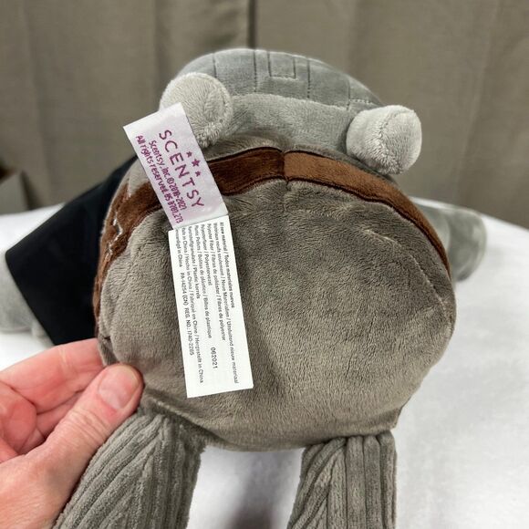 Scentsy Buddy The Mandalorian Figure and air of adventure scent in box - Picture 9 of 12